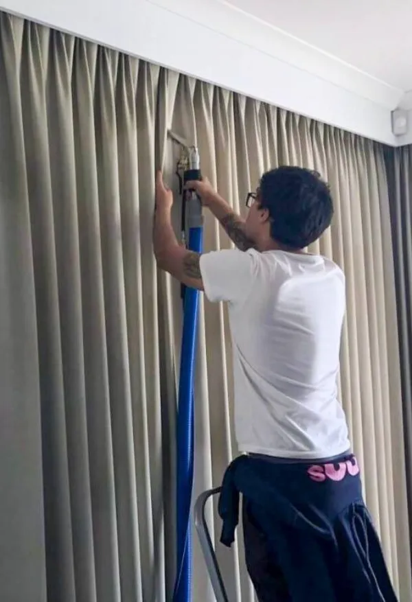 Best curtain installation Dubai